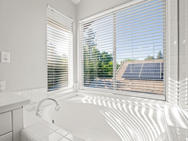 9309 N Bayford Street, Fresno, CA 93720
