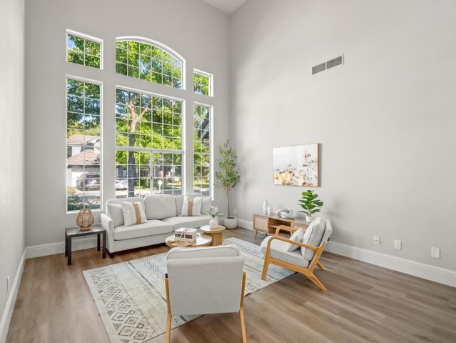 9309 N Bayford Street, Fresno, CA 93720