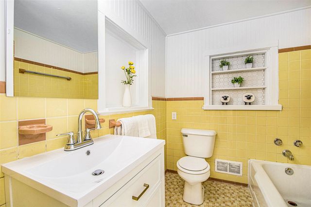 1505 Carl Breeding Way, Jackson, MI 49203