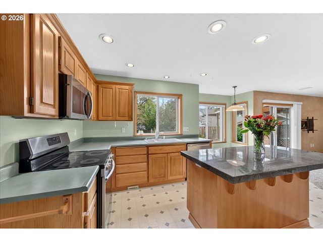 11152 Nw EMPRESS Pl, North Plains, OR 97133