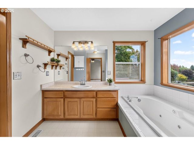 11152 Nw EMPRESS Pl, North Plains, OR 97133