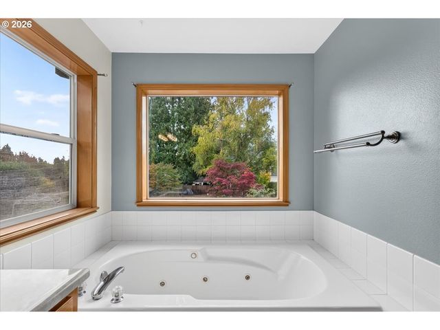 11152 Nw EMPRESS Pl, North Plains, OR 97133