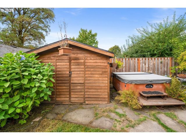 11152 Nw EMPRESS Pl, North Plains, OR 97133