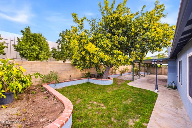 1724 Eagle Peak Avenue, Simi Valley, CA 93063