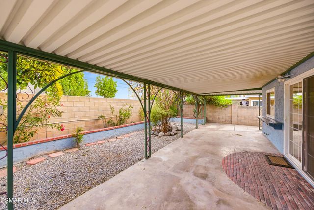 1724 Eagle Peak Avenue, Simi Valley, CA 93063