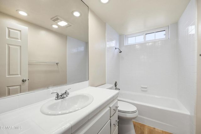 1724 Eagle Peak Avenue, Simi Valley, CA 93063