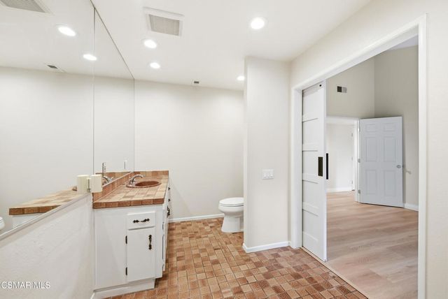 1724 Eagle Peak Avenue, Simi Valley, CA 93063