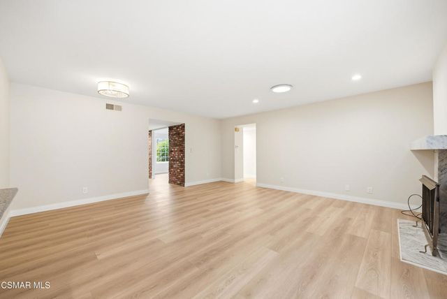 1724 Eagle Peak Avenue, Simi Valley, CA 93063