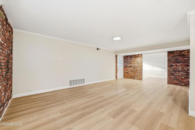 1724 Eagle Peak Avenue, Simi Valley, CA 93063