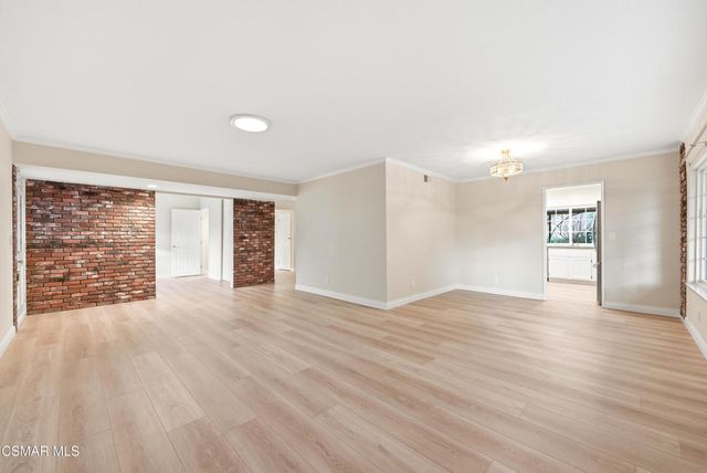 1724 Eagle Peak Avenue, Simi Valley, CA 93063