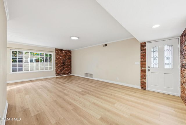 1724 Eagle Peak Avenue, Simi Valley, CA 93063