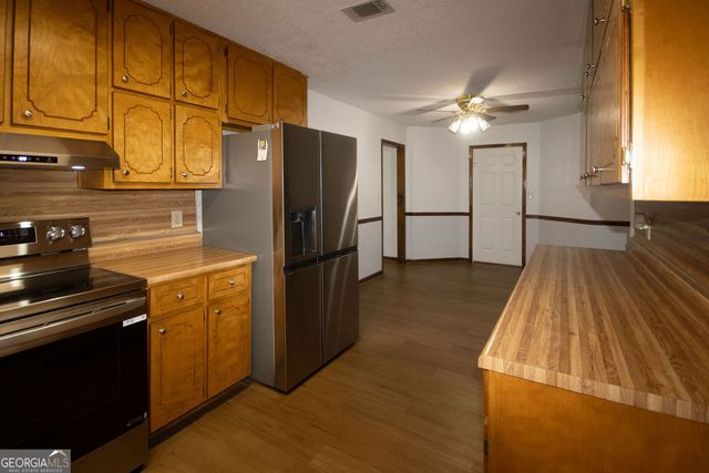 162 Price Drive W, Locust Grove, GA 30248