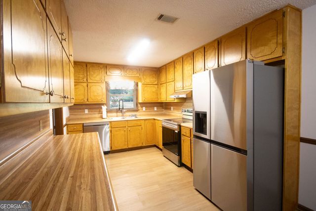 162 Price Drive W, Locust Grove, GA 30248