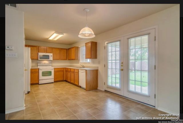 10415 Artesia Ws, Universal City, TX 78148