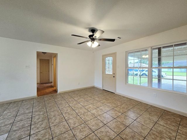 1111 Belshire Road, Pasadena, TX 77502