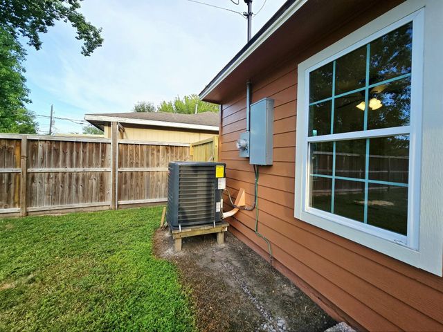 1111 Belshire Road, Pasadena, TX 77502