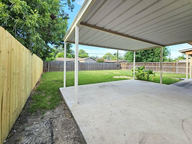 1111 Belshire Road, Pasadena, TX 77502