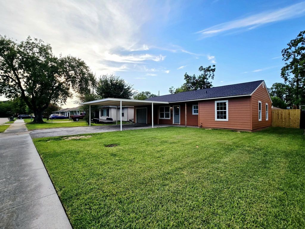 1111 Belshire Road, Pasadena, TX 77502
