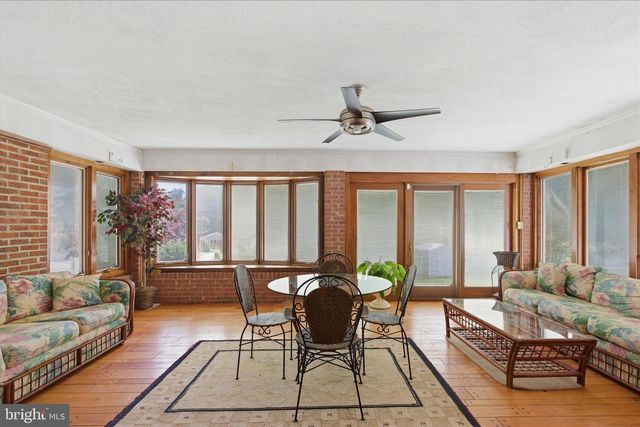 1209 SHADY GLEN DR, District Heights, MD 20747