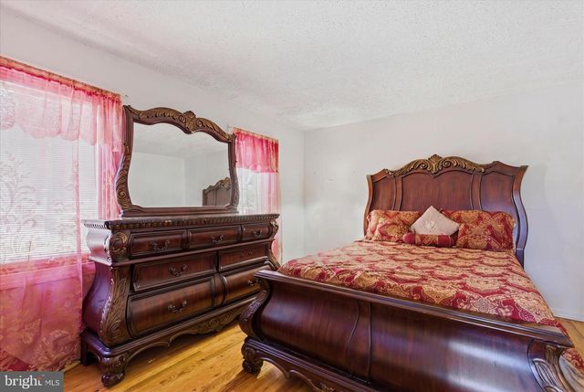 1209 SHADY GLEN DR, District Heights, MD 20747