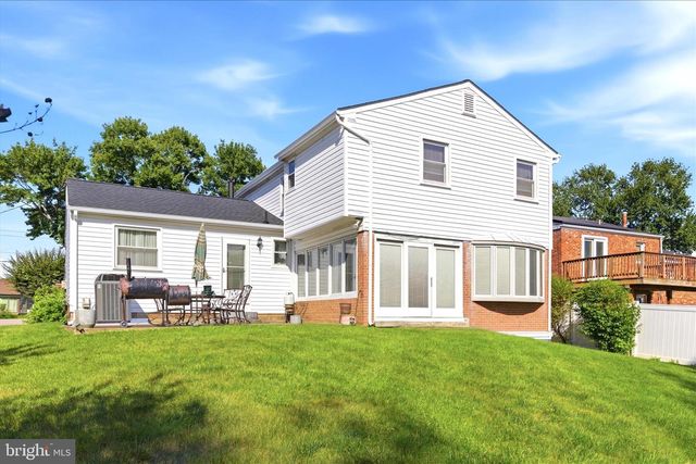1209 SHADY GLEN DR, District Heights, MD 20747