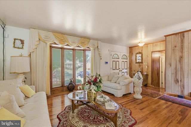 1209 SHADY GLEN DR, District Heights, MD 20747