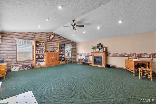 215 Missouri Avenue, Sikeston, MO 63801