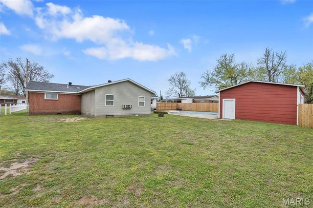 215 Missouri Avenue, Sikeston, MO 63801