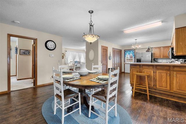 215 Missouri Avenue, Sikeston, MO 63801