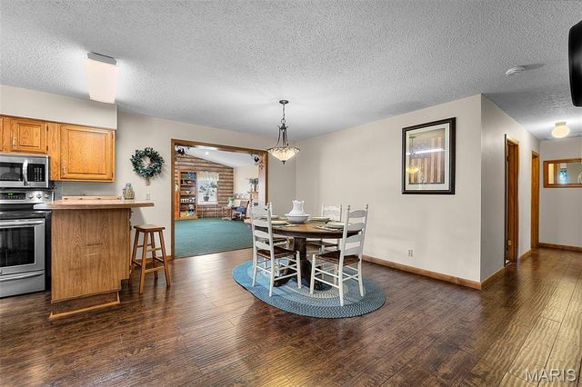 215 Missouri Avenue, Sikeston, MO 63801