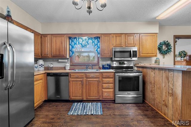 215 Missouri Avenue, Sikeston, MO 63801