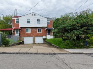 147 Schenley Manor Dr, Stanton Heights, PA 15201
