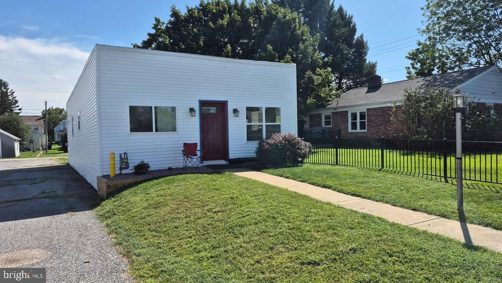 1952 STANTON ST, York, PA 17404