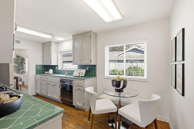 449 Santa Clara Avenue, Redwood City, CA 94061