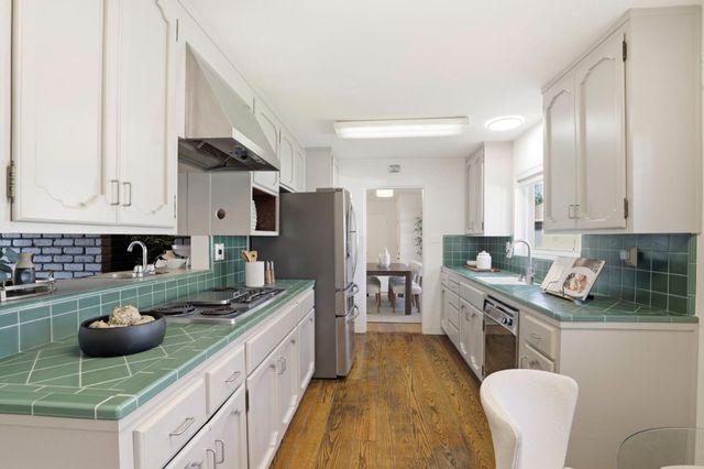 449 Santa Clara Avenue, Redwood City, CA 94061