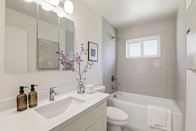 449 Santa Clara Avenue, Redwood City, CA 94061