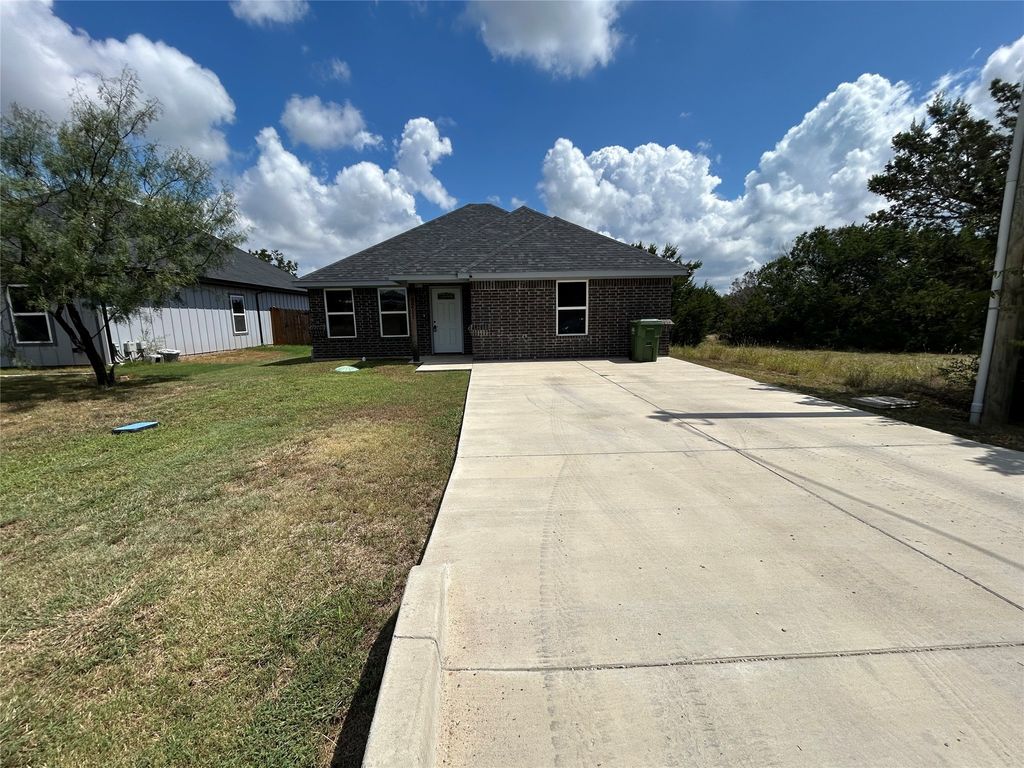 2211 Hercules Drive, Granbury, TX 76048