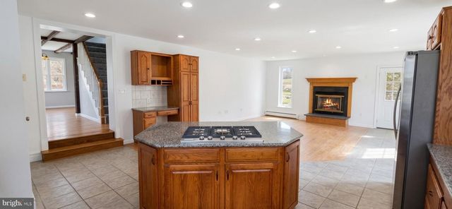 2450 FISSELS CHURCH RD, Glen Rock, PA 17327