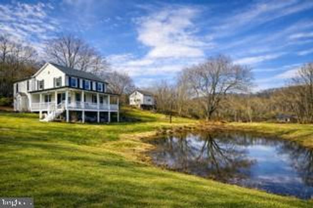 2450 FISSELS CHURCH RD, Glen Rock, PA 17327