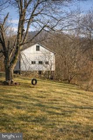 2450 FISSELS CHURCH RD, Glen Rock, PA 17327