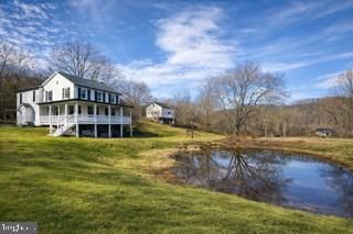 2450 FISSELS CHURCH RD, Glen Rock, PA 17327