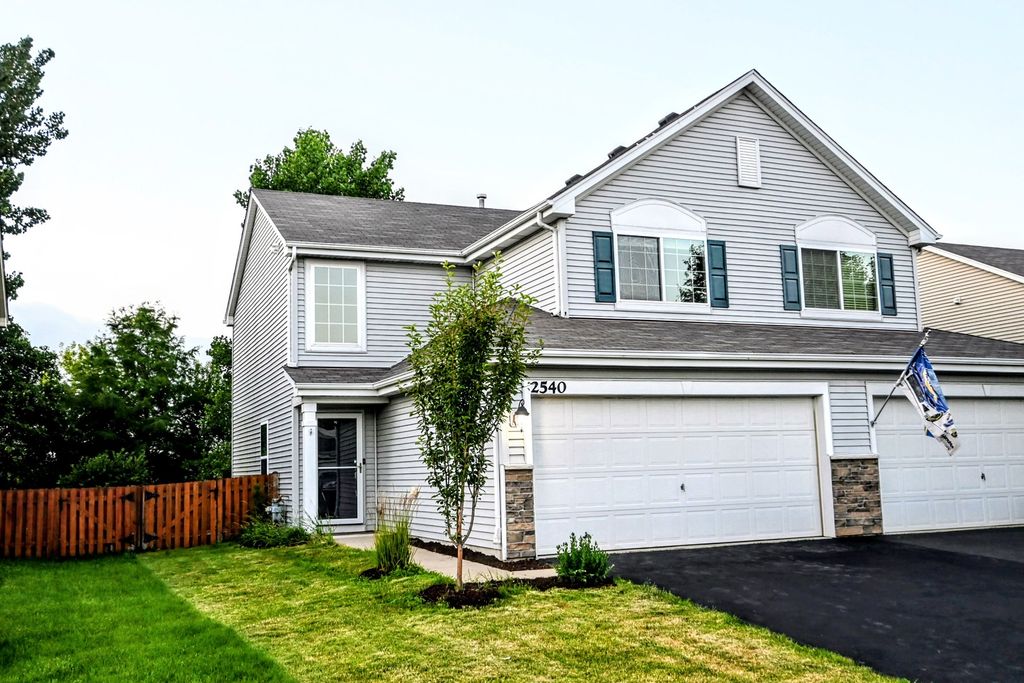 2540 Carlisle Lane, Hampshire, IL 60140