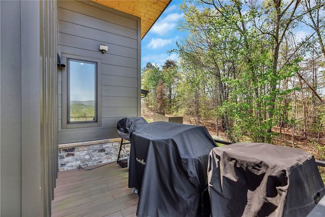 231 Keowee Turtlehead Road, Salem, SC 29676