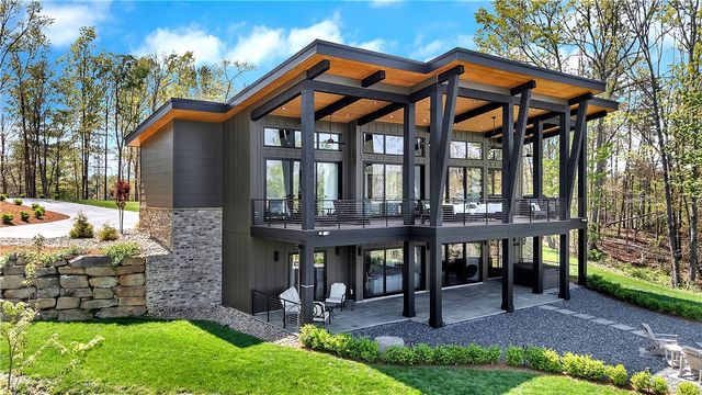 231 Keowee Turtlehead Road, Salem, SC 29676