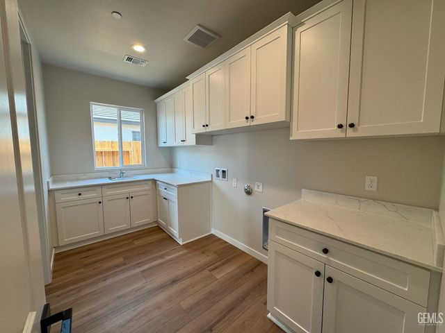 11113 Alcazar, Bakersfield, CA 93311