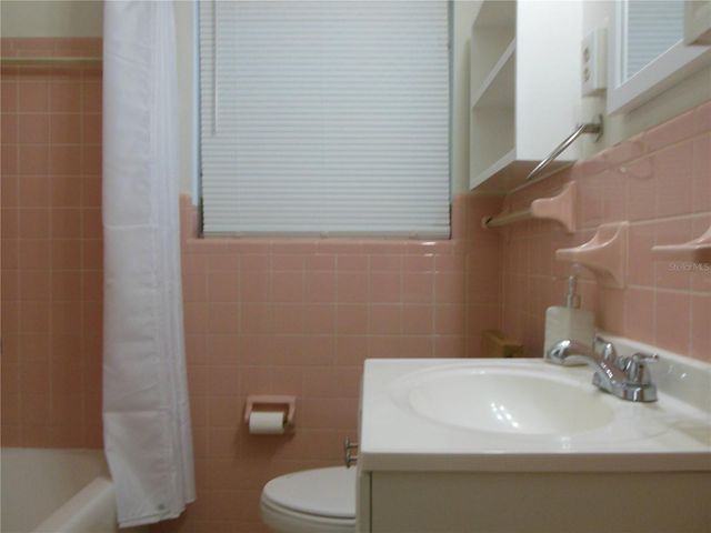 2204 20TH AVENUE W, Bradenton, FL 34205