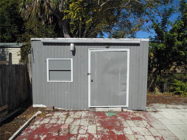 2204 20TH AVENUE W, Bradenton, FL 34205