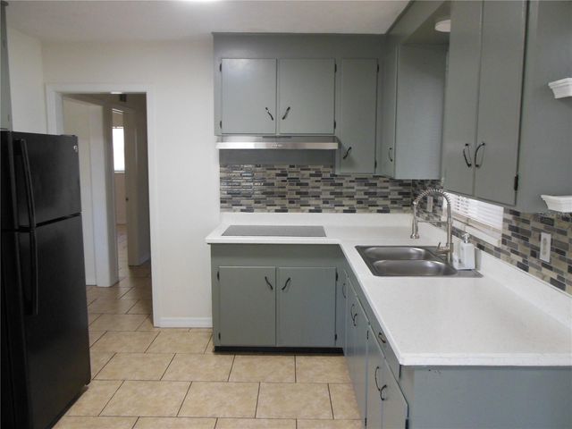 2204 20TH AVENUE W, Bradenton, FL 34205