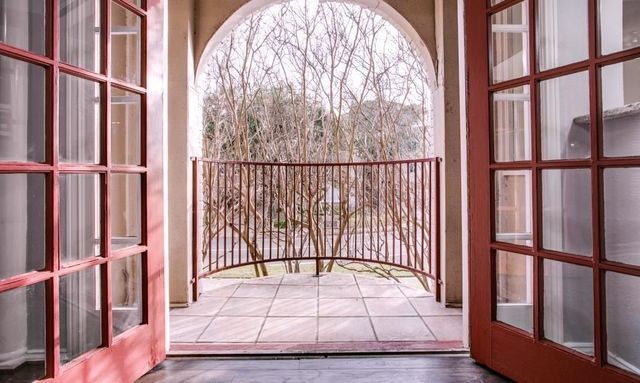 4023 Wycliff Avenue 204, Dallas, TX 75219