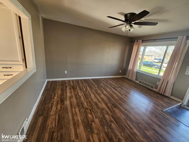 30541 Bluehill Street, Roseville, MI 48066